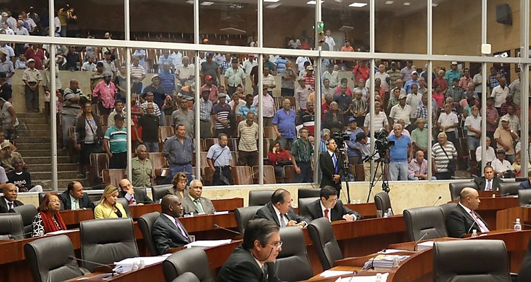 Asamblea Nacional con pblico