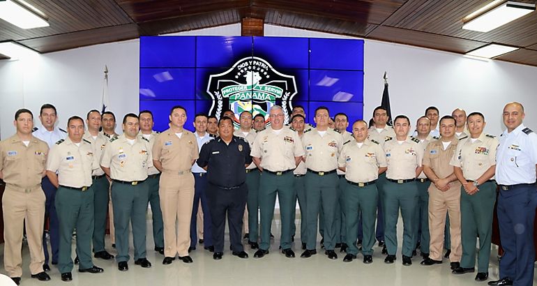 Oficiales de Colombia visitan sede la Polica Nacional de Panam