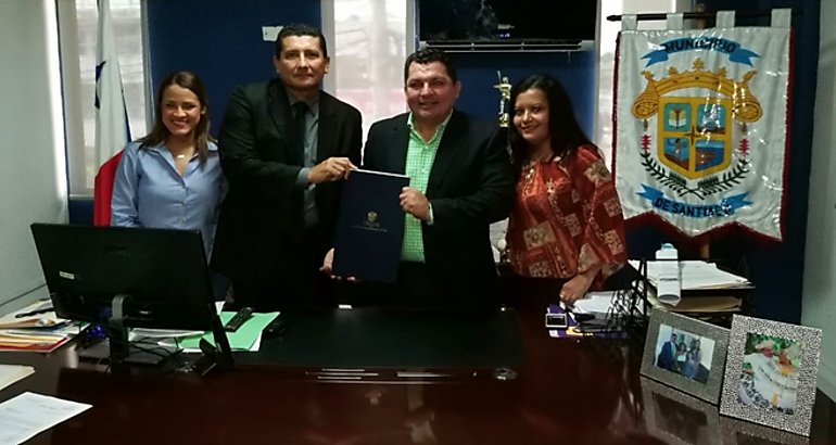 Mides y Alcalda de Santiago firman acuerdo