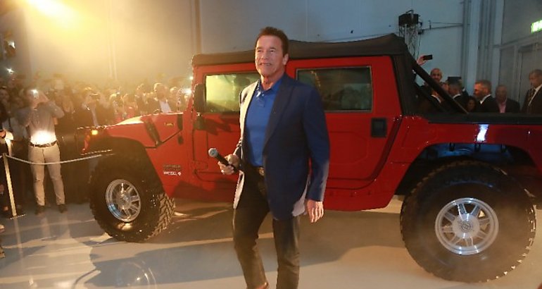 Schwarzenegger presenta un revolucionario todoterreno elctrico