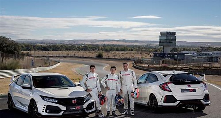 Campeones motociclistas prueban el nuevo Honda Civic Type R