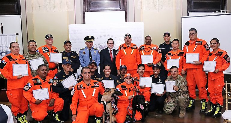 Reconocimiento de la labor de USAR Panam en Mxico