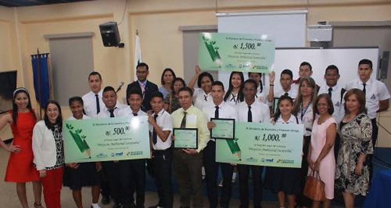 Premian a colegios por sus proyectos ambientales