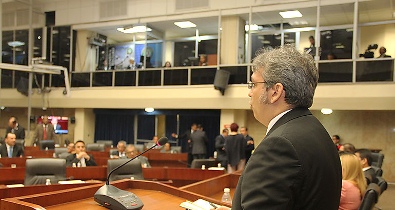 Defensor del pueblo Alfredo Castillero Hoyos ante Asamblea Nacional