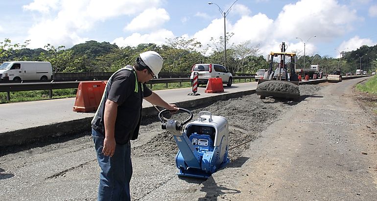 Trabajos de rehabilitacin  carretera