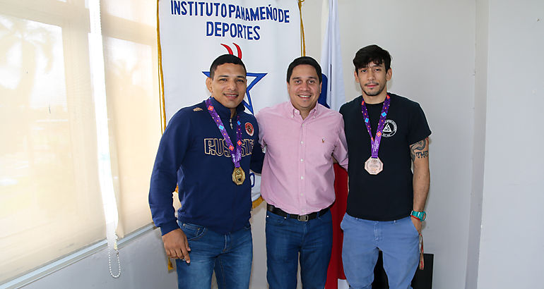 Director de Pandeportes recibe al campen mundial de Grappling