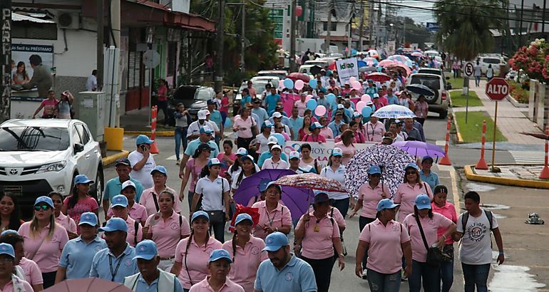 Despacho primera Dama y chiricanos caminaron por la lucha contra el cncer