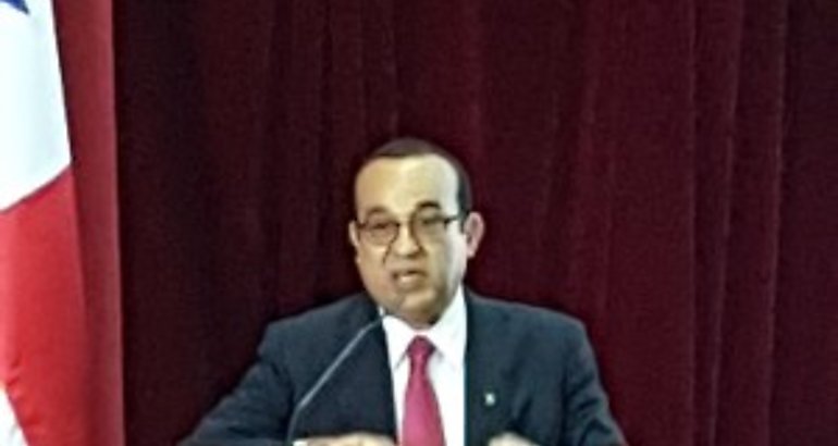 Rector Eduardo Flores Castro 