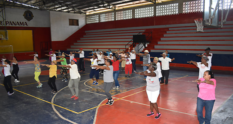 Los abuelos hacen deporte en El Maran