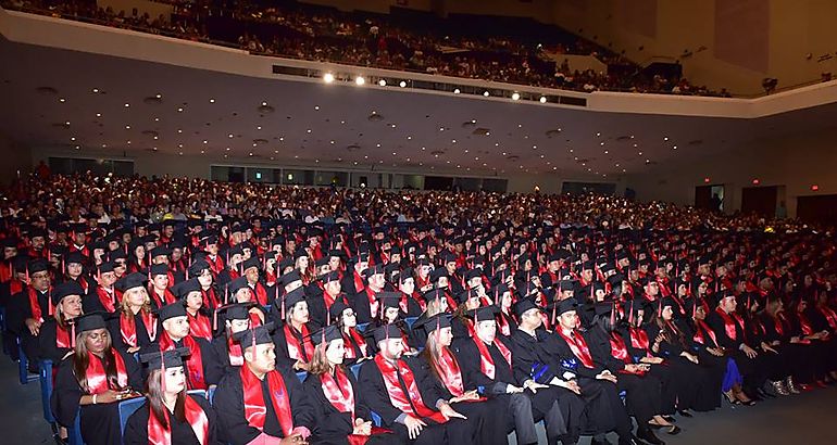 graduandos universidad del istmo