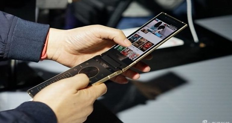 Samsung muestra su nuevo smartphone plegable