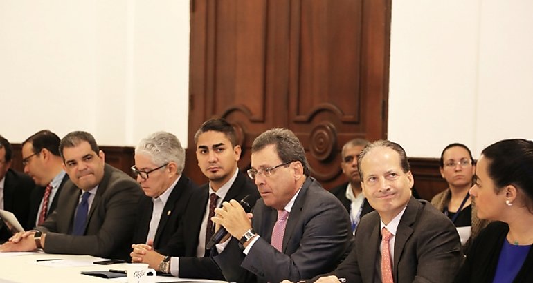 Aduanas sustenta ante el Gabinete Logstico 