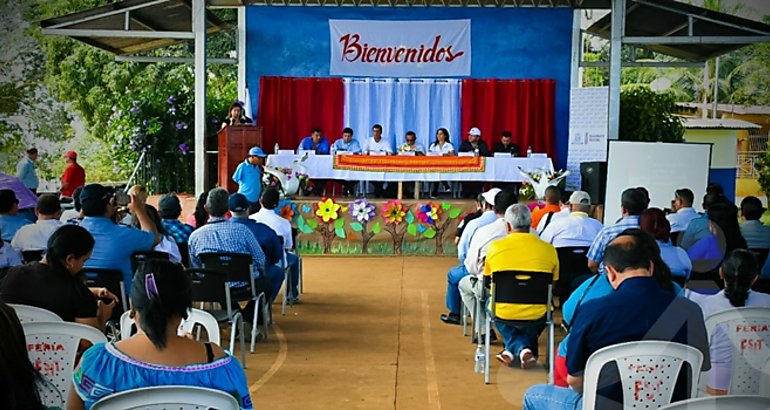 Gabinete Social Provincial en el distrito de Tol