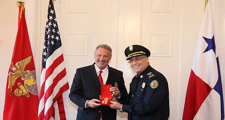 El Embajador de Estados Unidos en Panam John D Feeley 