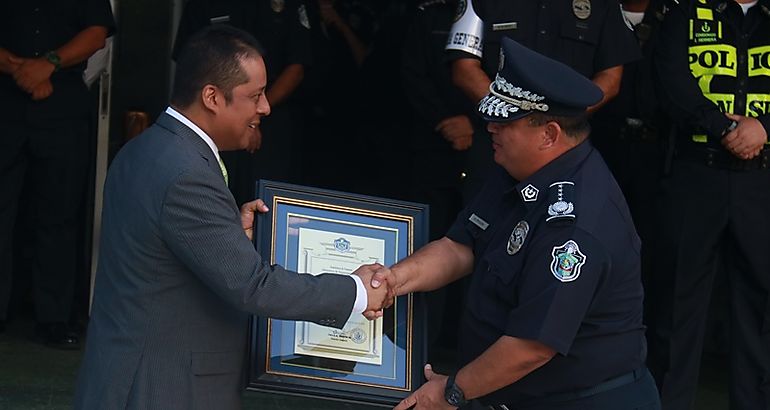 Polica Nacional reconoce labor del Honorable Seor Rafael Pino Pinto Gobernador de la Repblica de Panam