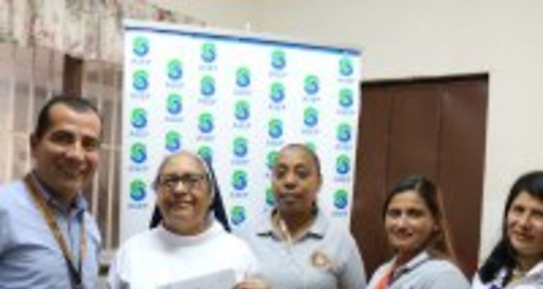 ASEP dona computadoras para hermanas misioneras cristianas 