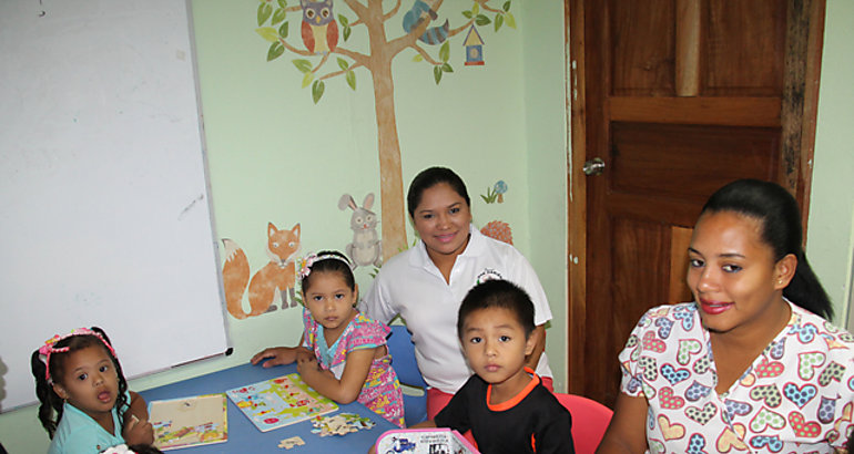 Capacitan a docentes para la atencin a la primera infancia 