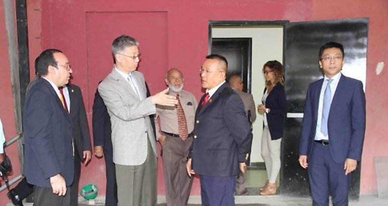 Embajador de China visita  las instalaciones del Instituto Confucio de la Universidad de Panam