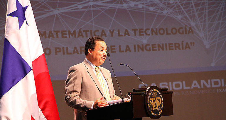 Decano de la Facultad de Ciencias y Tecnologa Dr Ricardo Lpez