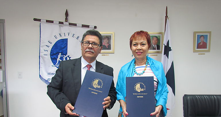 ISAE Universidad firma convenio que otorga becas completas a jvenes de Fundacin Ayudando a vivir