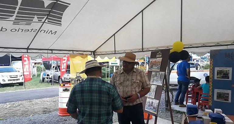 Feria Agropecuaria Artesanal y Folclrica de Tort