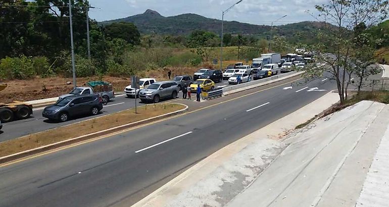 manifestantes de la Comarca Ngbe Bugl