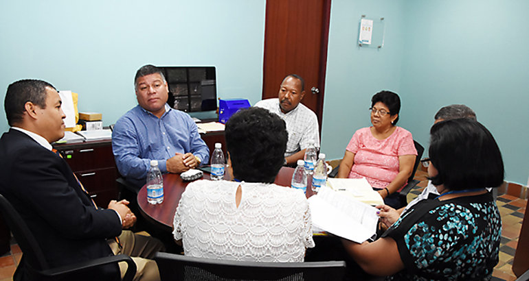 Realizan acercamiento con el comit de familiares y pacientes afectados por el dietilenglicol 