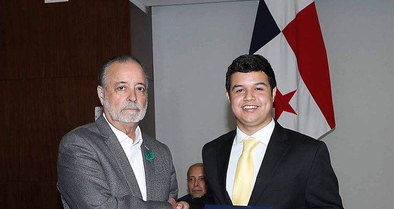 Juventud de los partidos polticos firman Pacto tico