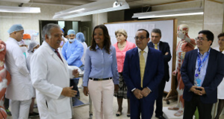 Yesenia Rodrguez directora del IFARHU realizo recorrido en la Facultad de Medicina