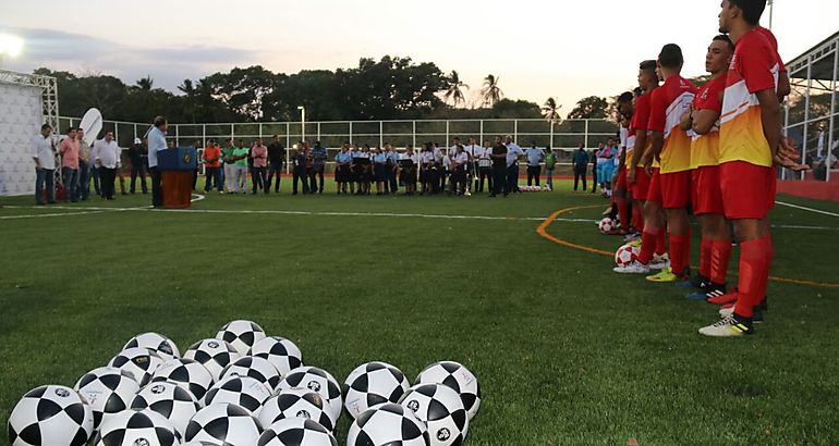 instalaciones deportivas en Pes 