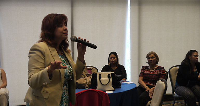 Dictan charla para manejar las emociones y controlar el estrs