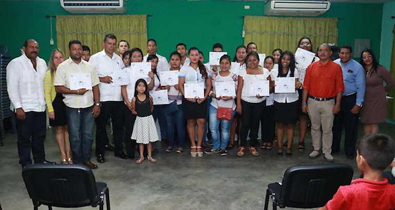 Curso de Informtica Bsica clausurado en Corregimiento de Dival