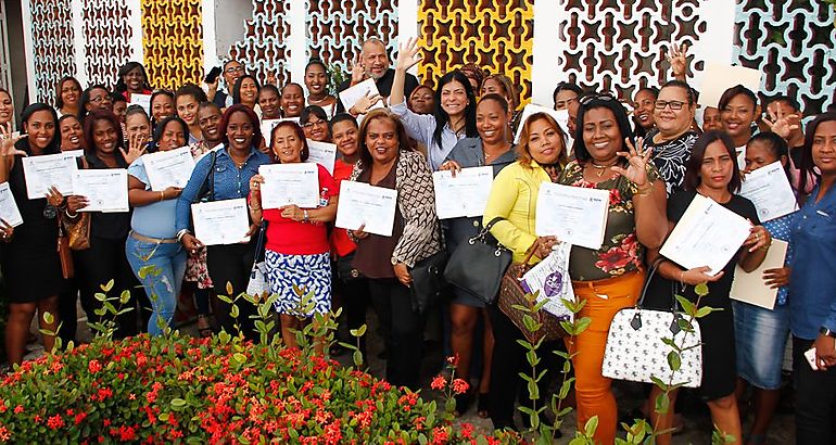 Consolidan tejido empresarial de mujeres colonenses