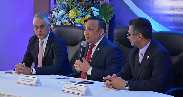 Ministro Alcibades Vsquez realiza rendicin de cuentas 20142018