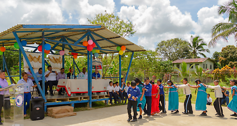 Chiquita dona comedor para 330 estudiantes en Bocas del Toro