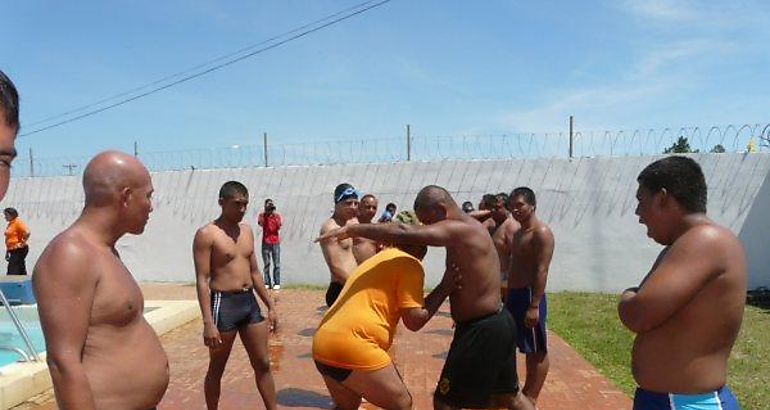 Contina con xito el curso de guardavidas