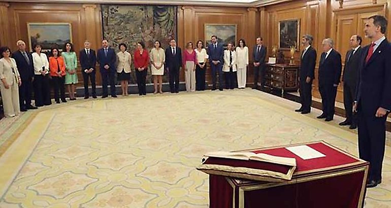 Nuevo gabinete espaol presta juramento ante el rey Felipe VI