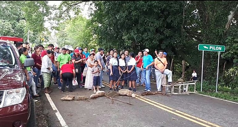 Manifestantes de Alto Dupi y Guayabal fueron atendidos por el MOP