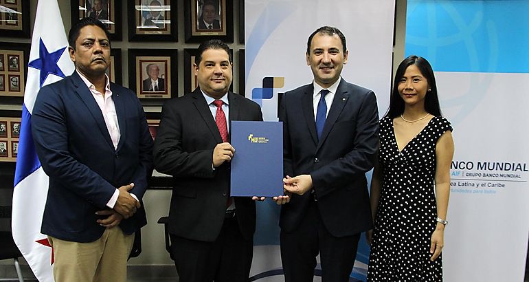 Panam y El Banco de Fomento firman acuerdo por B100 millones