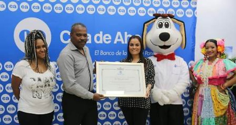 Caja de Ahorros reabre las puertas de su sucursal Central Coln