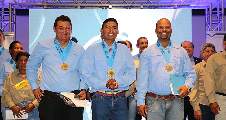 Abdiel Alprado Daz de Panam Oeste se lleva el 2 Premio Nacional del Pescador 2018