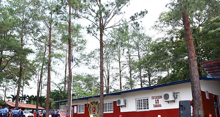 bomberos en Tanara 