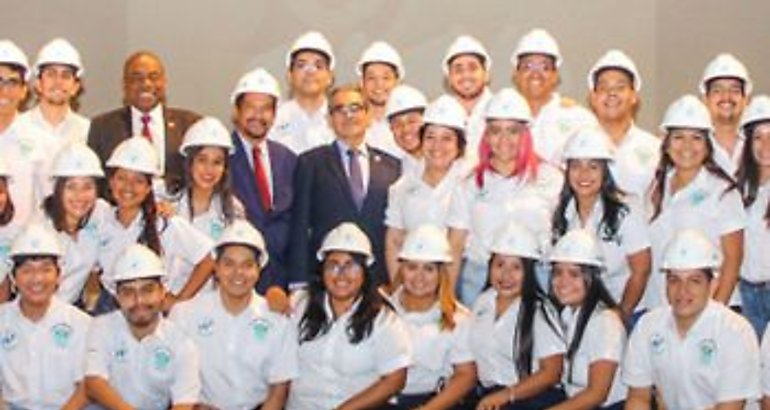 Imposicin de Cascos a 48 nuevos Ingenieros Elctricos 