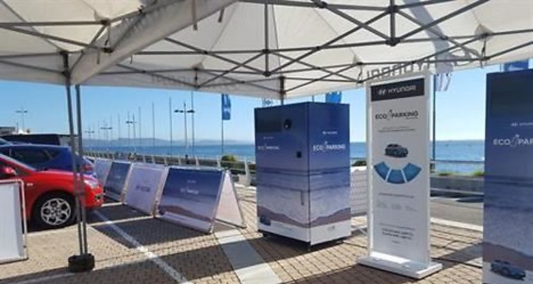 Hyundai crea el primer parking que se paga reciclando