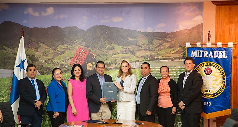 MITRADE firma convenio con Fundacin Hazme Brillar