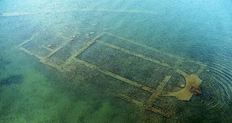 Descubren antigua iglesia sumergida en un lago de Turqua