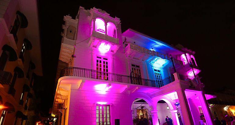 Encendido de luces en el Palacio Presidencial 