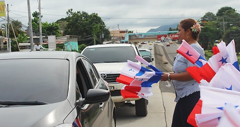 Entrega de banderas 