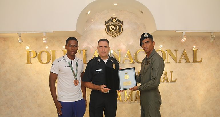 Agente  Eduardo Arauz bronce en Primer Campeonato de Taekwondo Policial Presidente Evo Morales Ayma