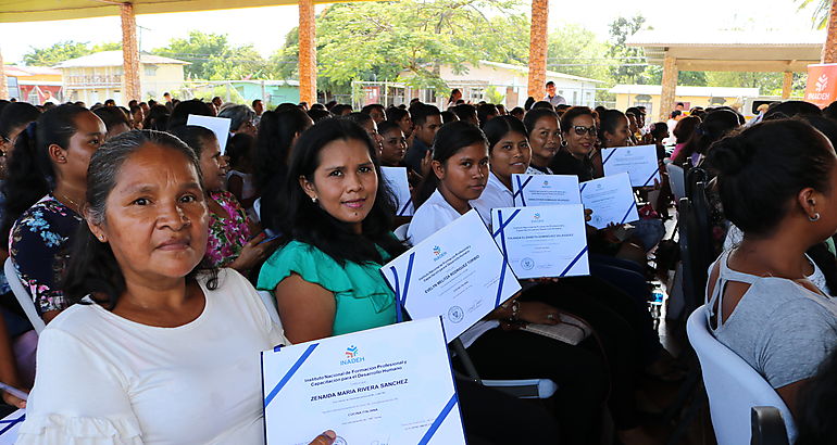 INADEH entrega 300 certificados en la segunda Mega Graduacin que realiza en La Pintada